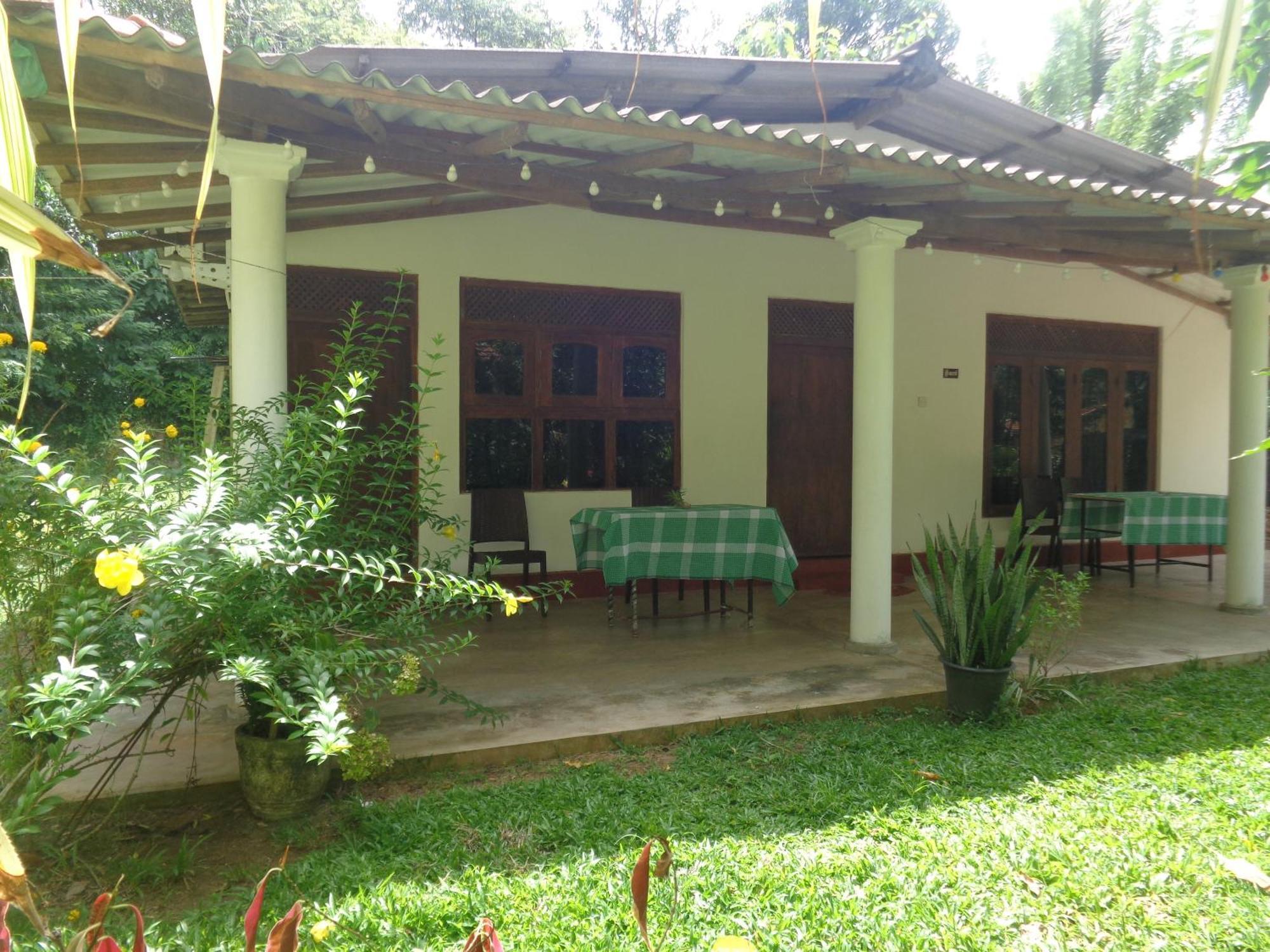 Green Valley Home Stay Talpe Exterior photo